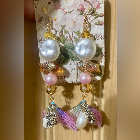 Pearls and Mermaid Tails Earrings - Picture 4 of 4